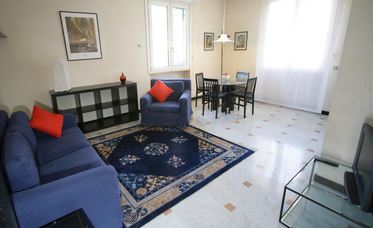Savoia Apartments Генуа Стая снимка